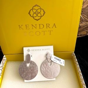 🎉PRICE REDUCTION🎉🎉KENDRA SCOTT SILVER COLORED , Hammered earrings